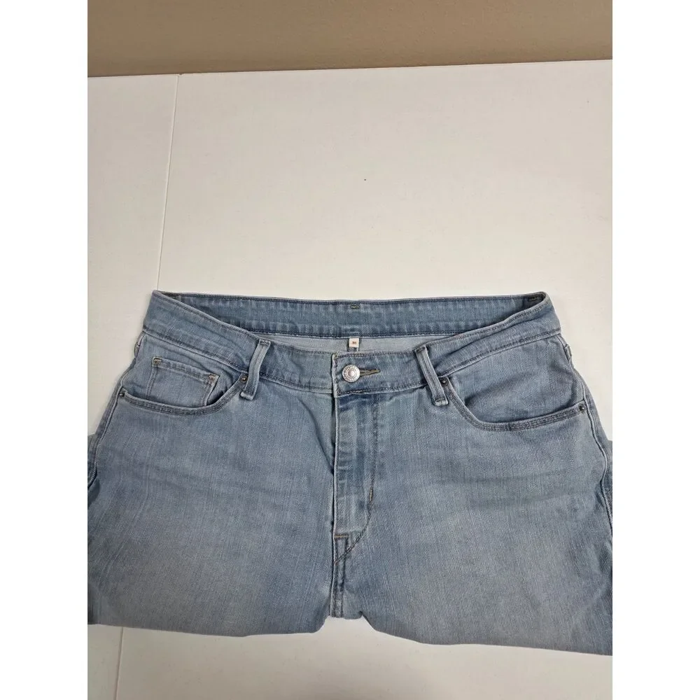 Levi's Light Wash Denim Bermuda Shorts W31 Cuffed Stretch Women's Jean Shorts